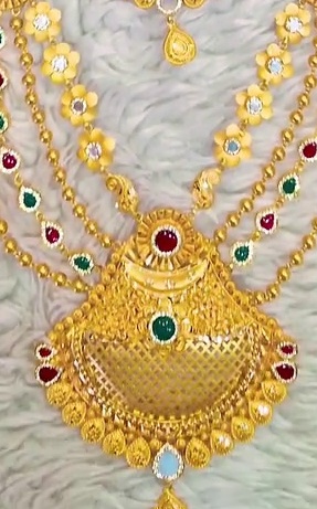 Pendants at Rajdeep Gold Palace
